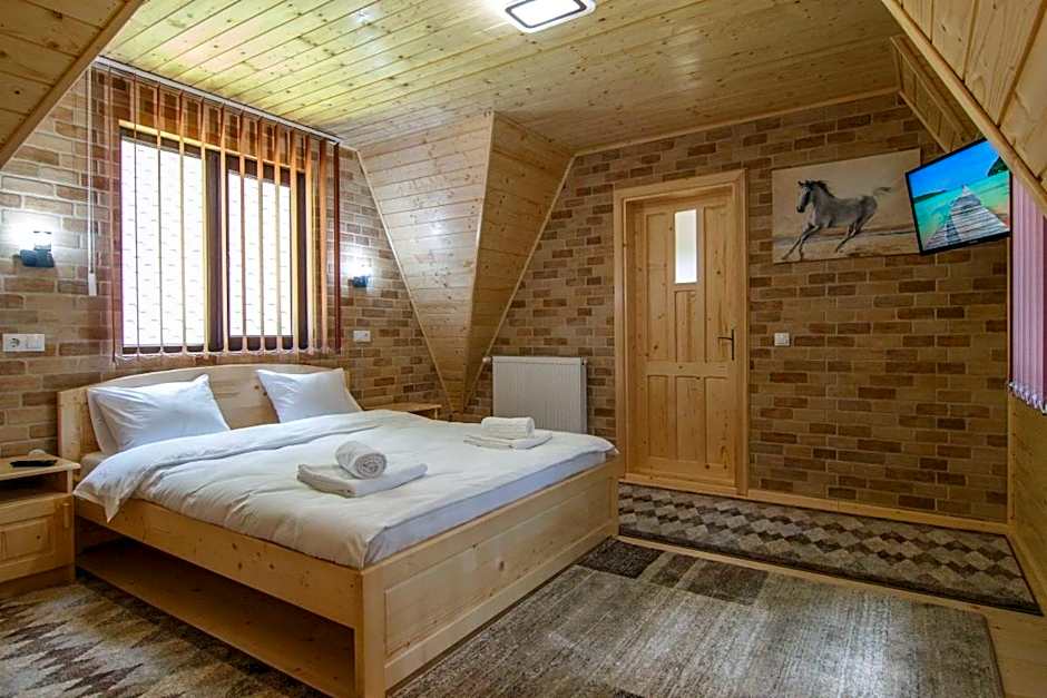 Centrul de Echitatie Poiana Brasov