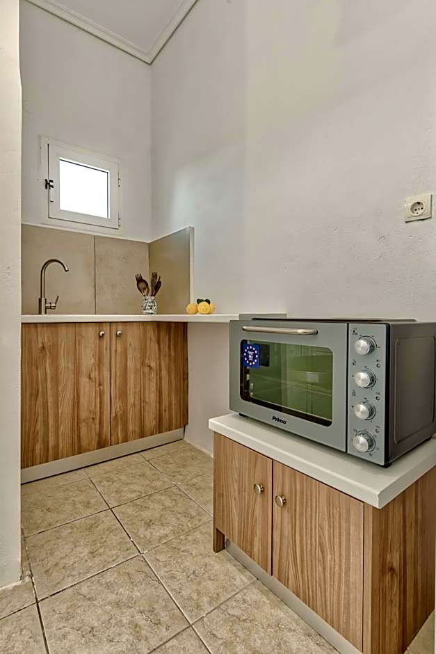 Santa Maroma Rooms & Houses