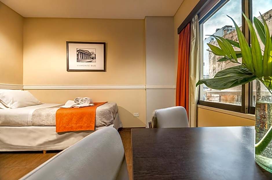 Up Viamonte Hotel