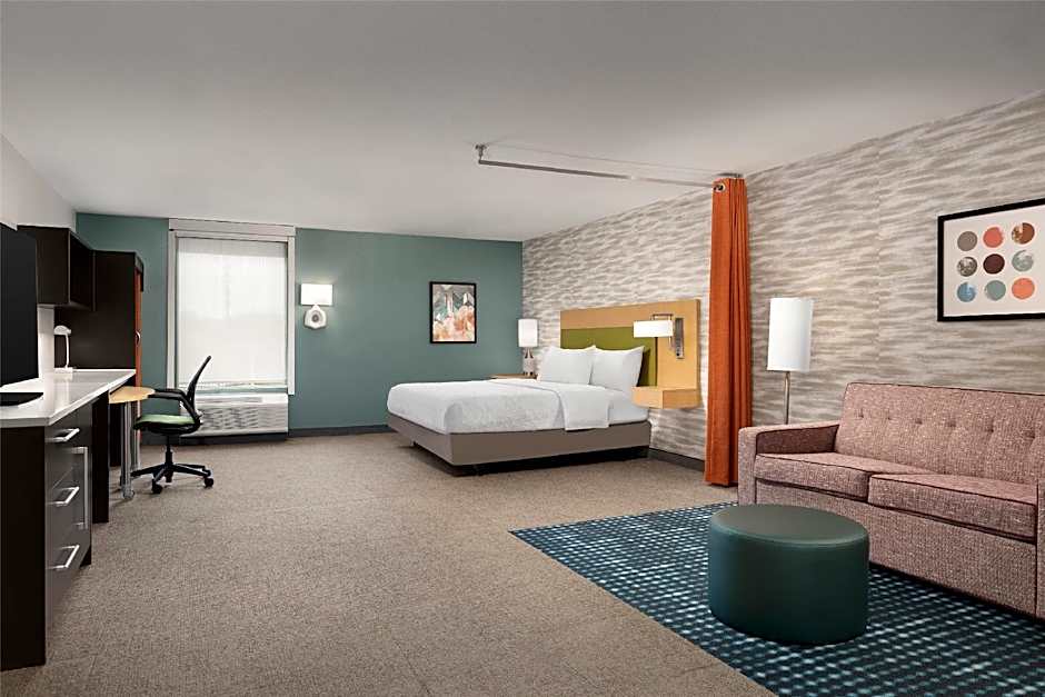 Photo 1 of 7 of Studio 1 King Bed, Hearing/Mobility Accessible, Bathtub