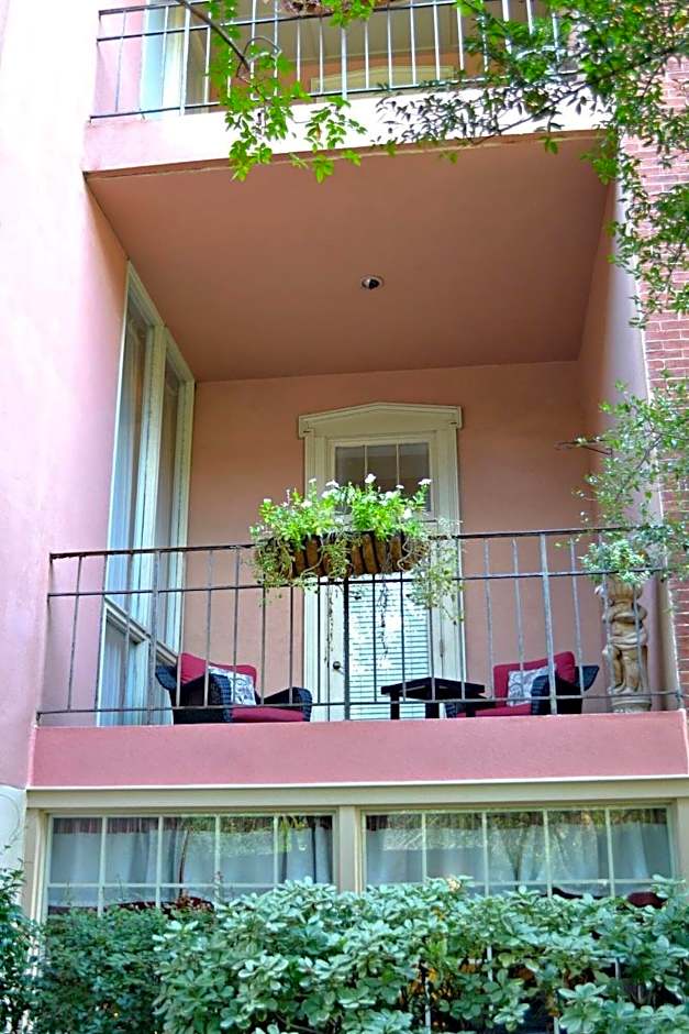The Presidents' Quarters Inn