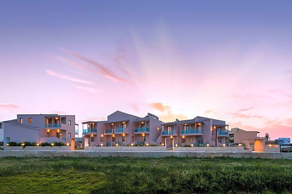 Aegean Breeze Luxury Apartments next to the sea