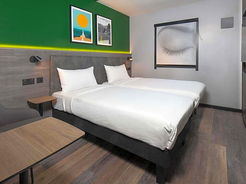 ibis London Gatwick Airport