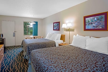 2 Queen Beds Accessible Room Non-Smoking