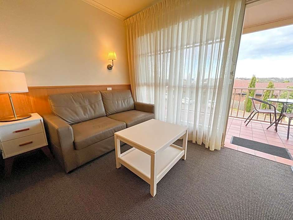 Summerhill Motor Inn - Adults Only