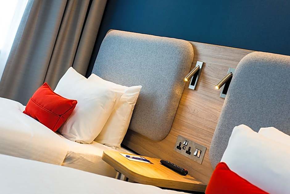 Holiday Inn Express Strathclyde Park M74, Jct 5 By IHG