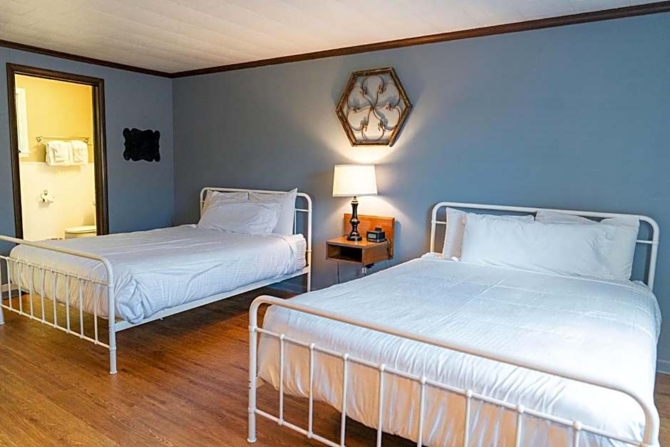 Whispering Winds Motel