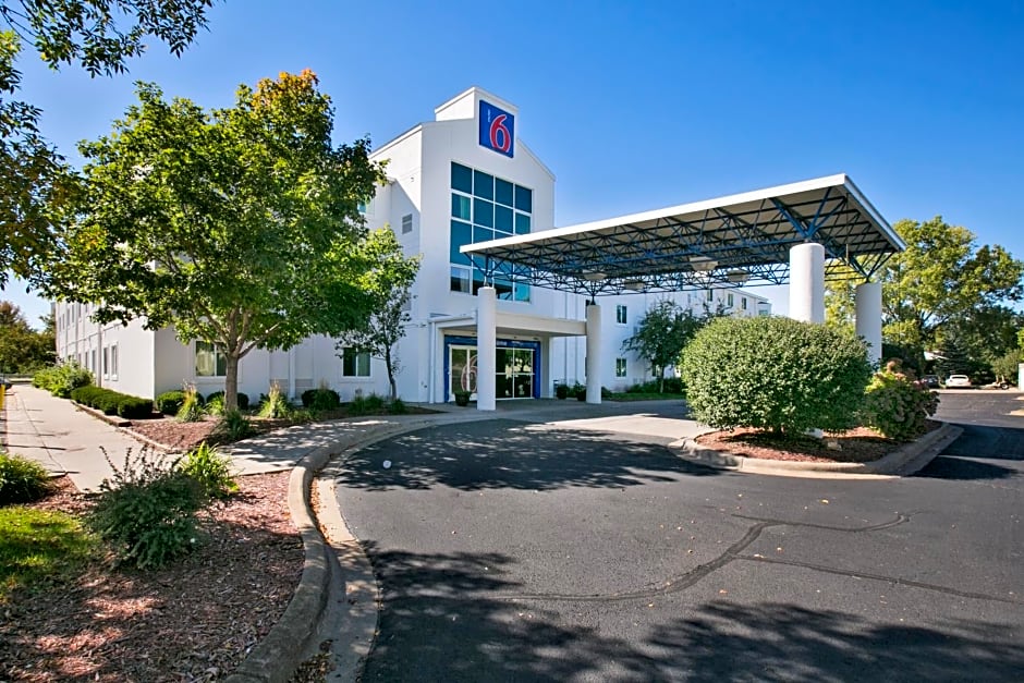 Motel 6-Brooklyn Center, MN - Minneapolis