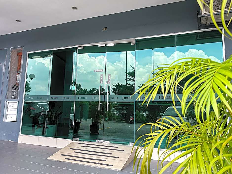 1 Hotel Mahkota Cheras
