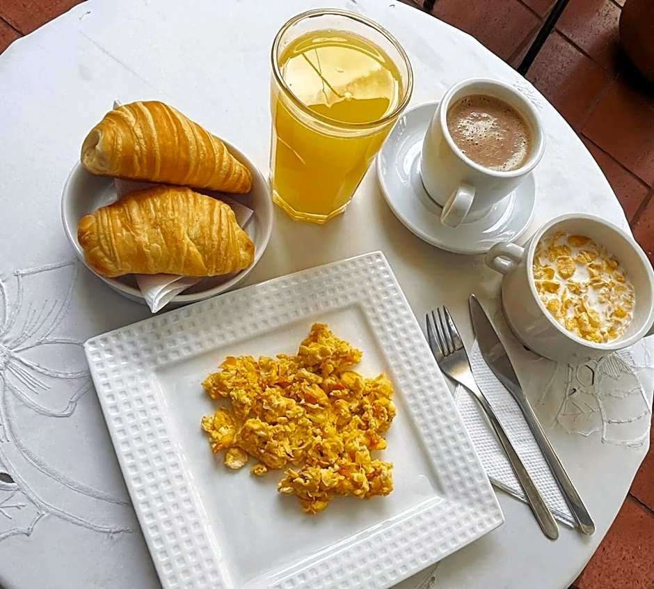 Ayenda 1032 Titas House