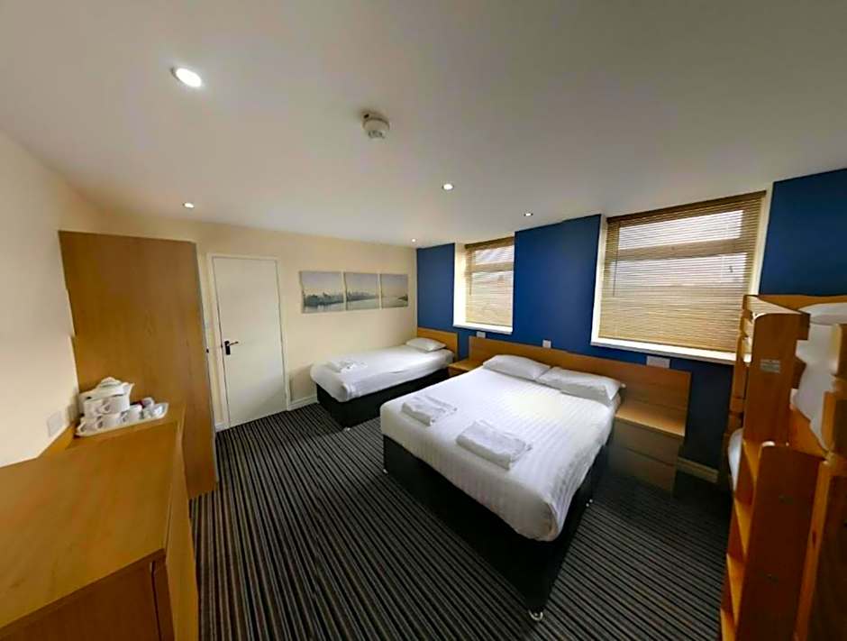 OYO Wave Crest Hotel