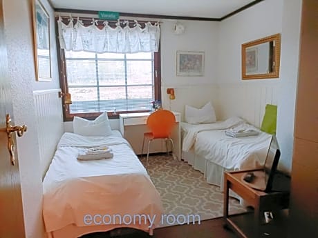Economy Twin Room