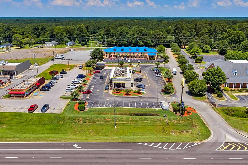 Gray Inn & Suites