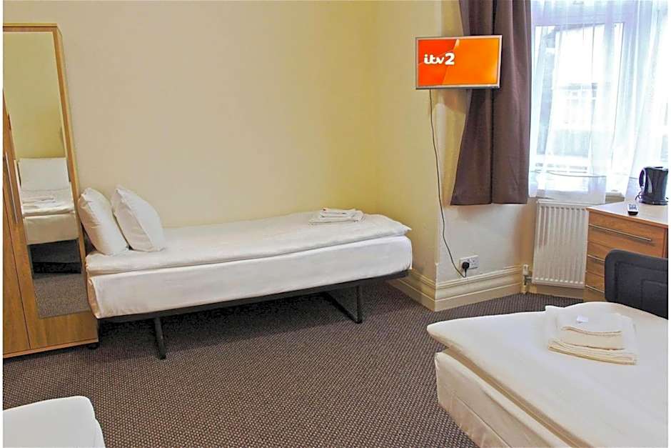 Central Hotel Golders Green