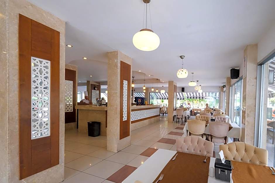 Kandelor Hotel