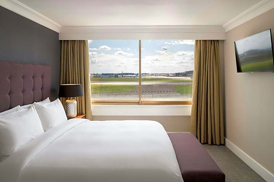 Renaissance by Marriott London Heathrow Hotel