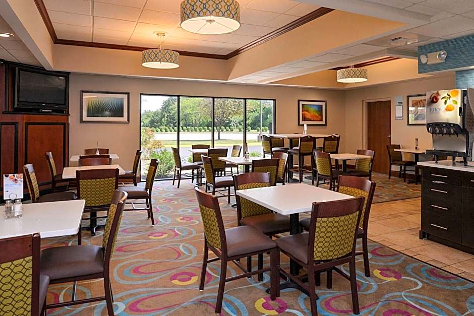 Holiday Inn Express Hotel & Suites Dayton-Huber Heights By IHG