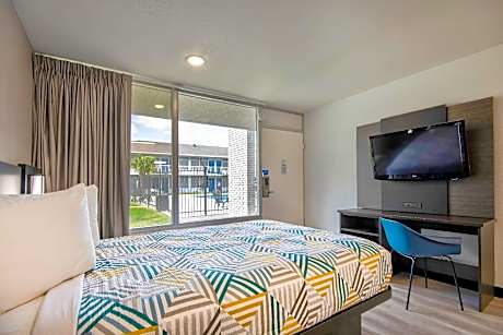 1 Full Bed | ADA/Tub/Non-Smoking/Kitchen