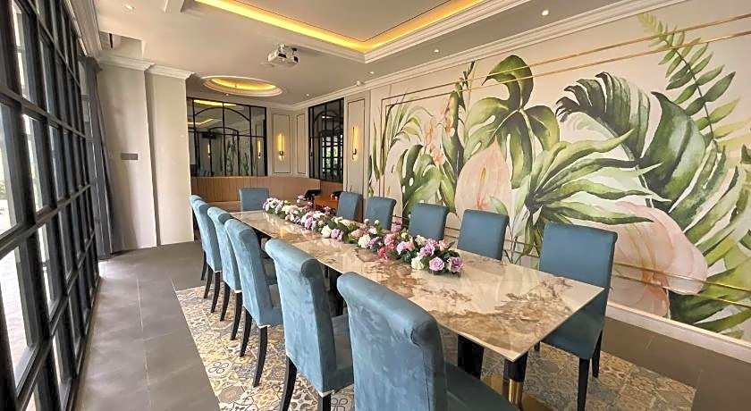 Grand Eska Hotel & Suites Batam