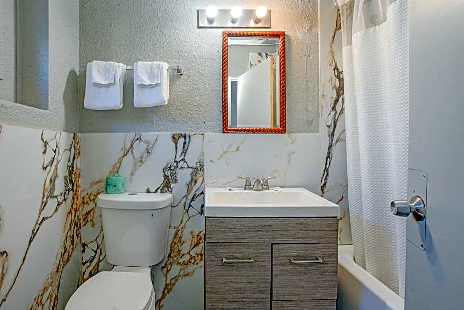 Hotel O Miami Inn & Suites Chicago Midway Airport