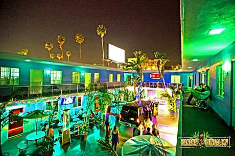 Vibe Hotel Hollywood