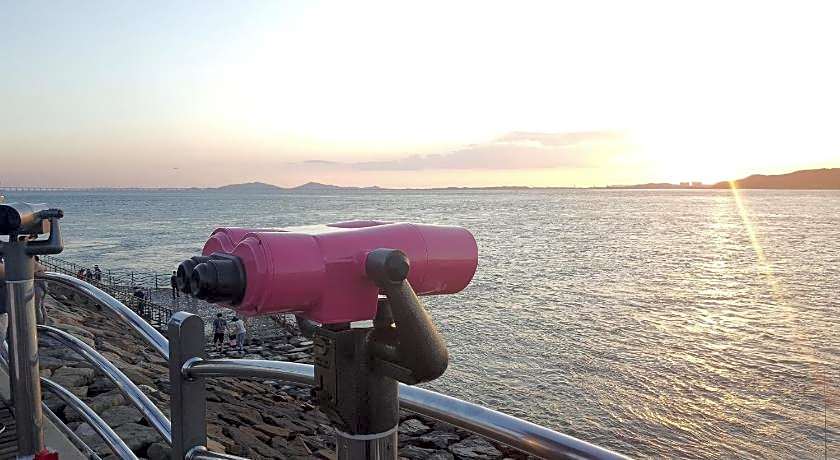 Sea & Moon Tourist Hotel