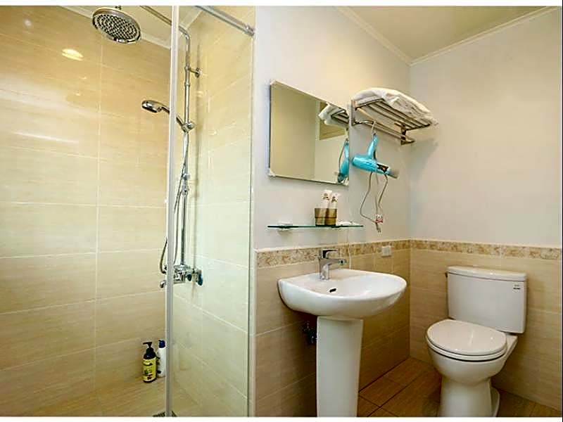 Meet Love at Pacific Ocean Turtle Island Bed and Breakfast