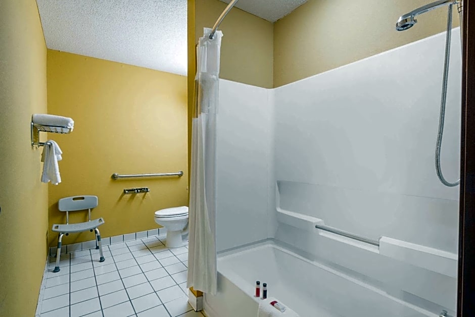 Microtel Inn & Suites By Wyndham Riverside