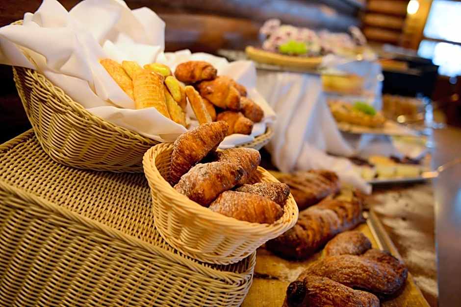 Logos hotel in Yad Hashmona