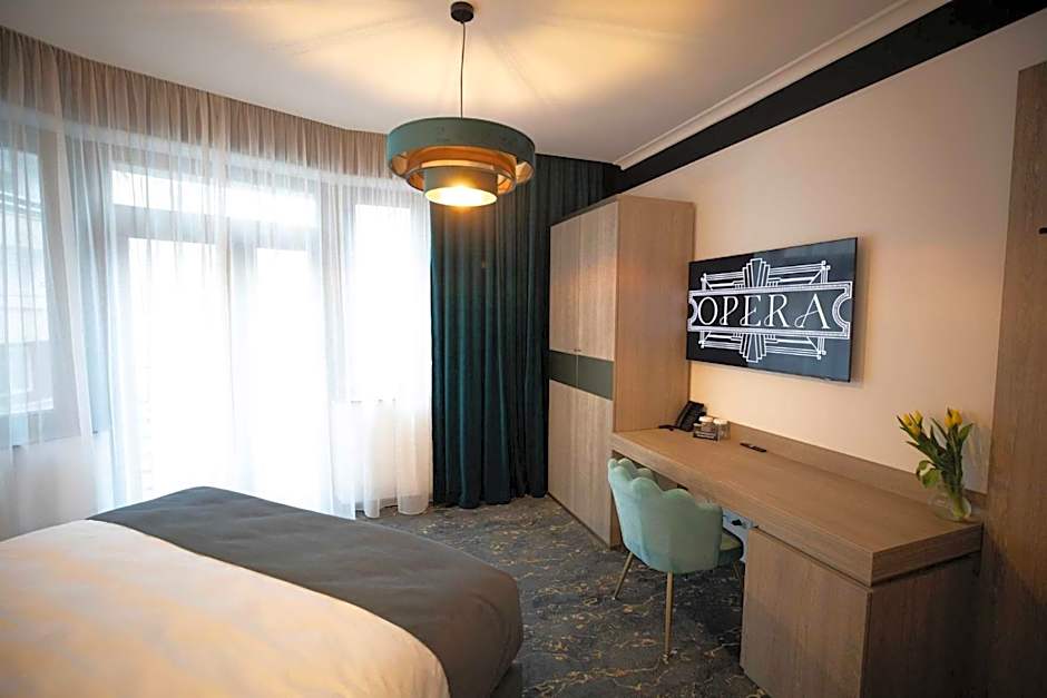 Opera Hotel