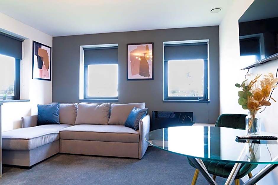 Adam Court Apartments - PE1 - Contractor Friendly - Choice of Studios or 1 Bed Apartments - Free Parking - Sofa Beds - Sky TV - Full Kitchen - Washer Dryer - WiFi