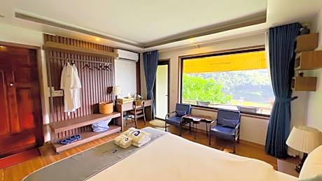 Deluxe Double Bungalow