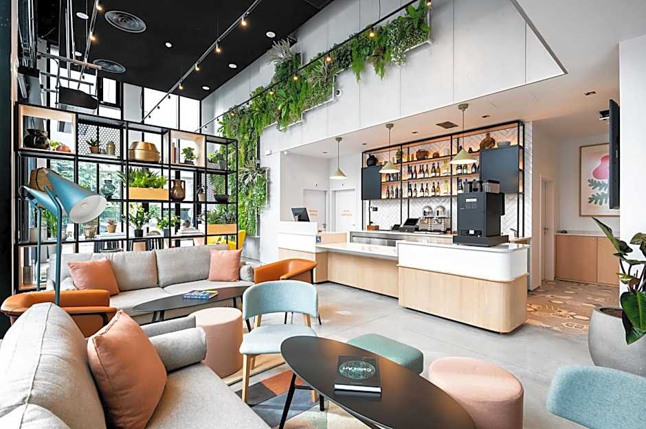 Staycity Aparthotels Paris La Defense