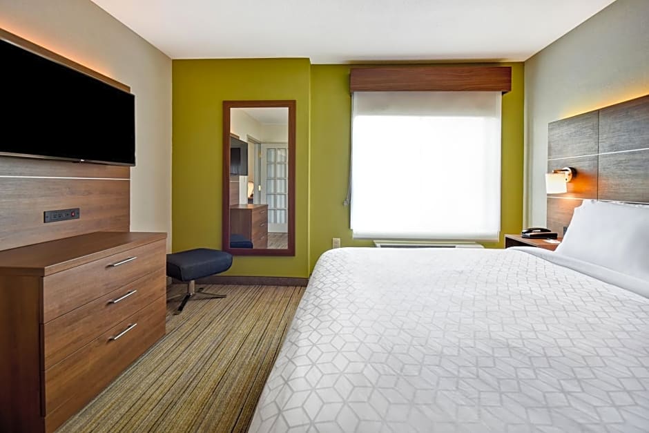 Holiday Inn Express Middletown/Newport By IHG