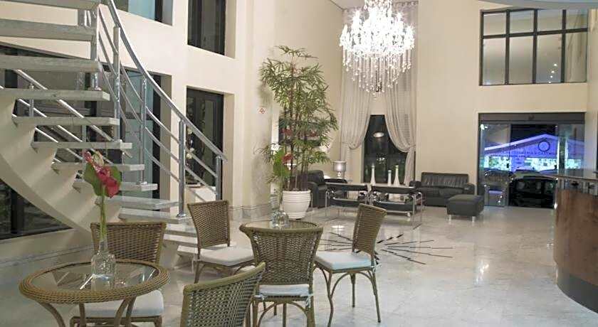 Tsue The Palace Moema with daily cleaning UH1011