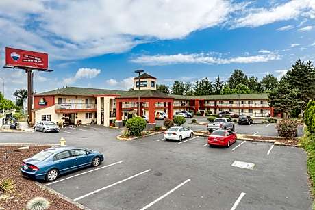 Days Inn by Wyndham Federal Way