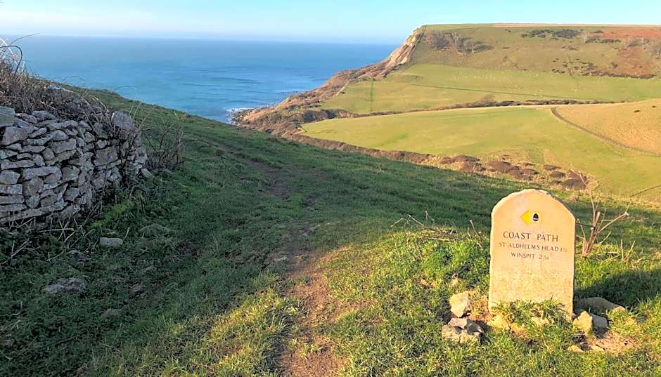 Kingston Country Courtyard