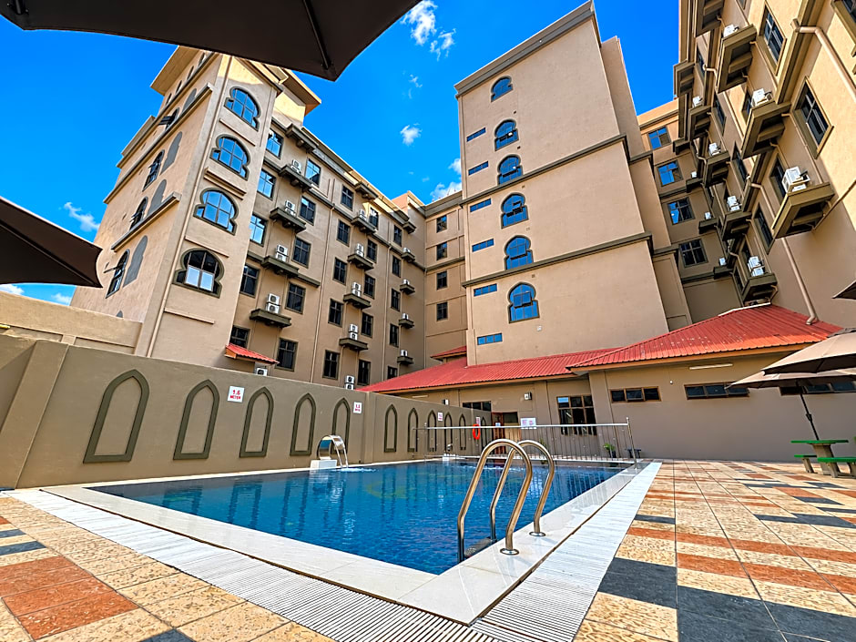 The Grand Puteri Hotel