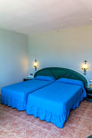 DOUBLE ROOM WITH BALCONY