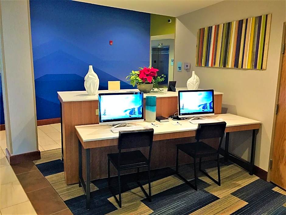 Holiday Inn Express & Suites Danville By IHG
