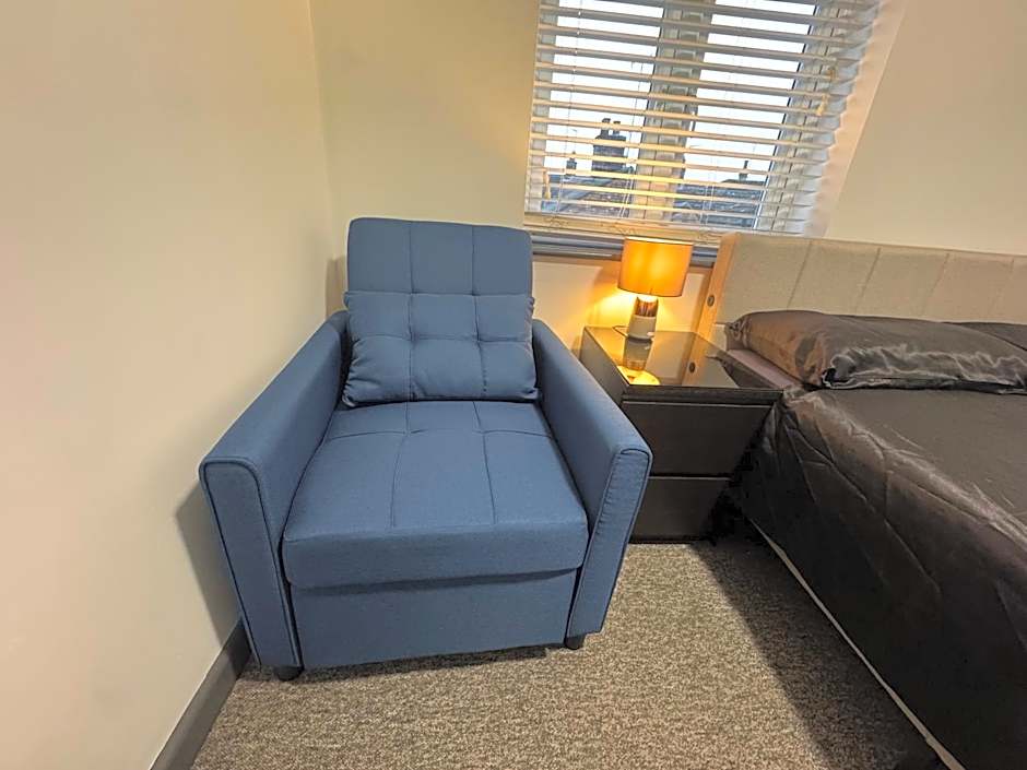 Gate Lodge - Private En-suite rooms, Kings Lynn, central location