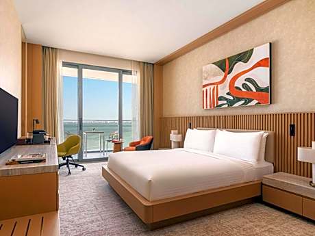 Deluxe King Sea View with Meryal Waterpark Access