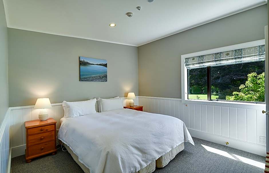 Manata Homestead & Lodge