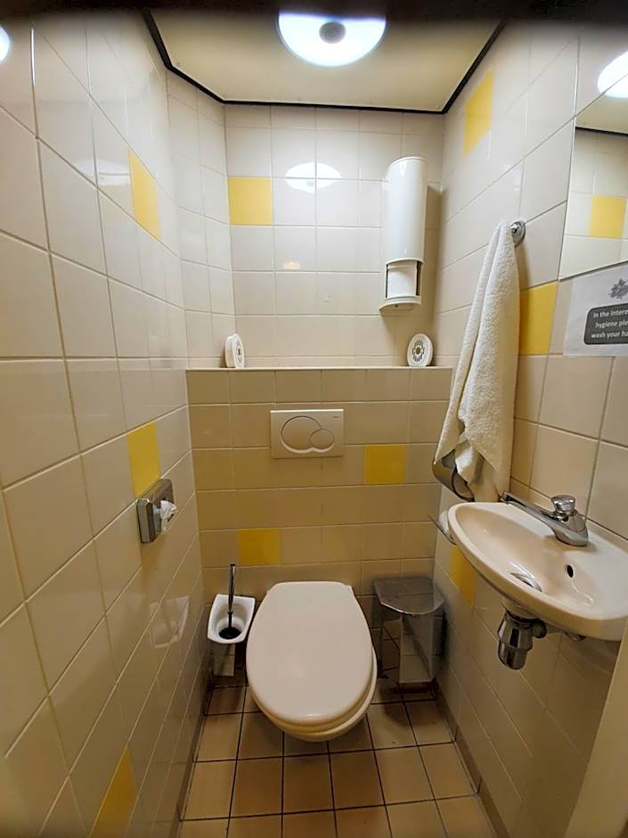 Amsterdam Downtown Hotel Canal View