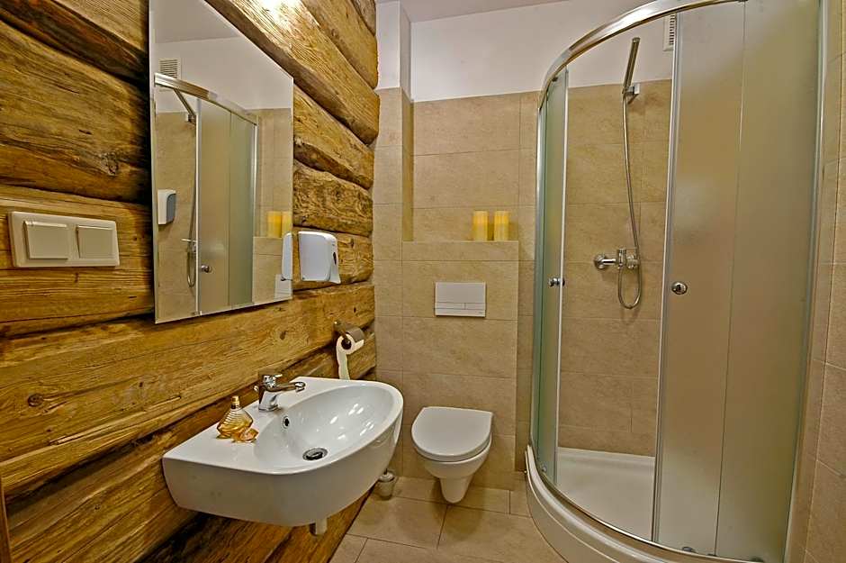 Dom na Skale - Apartamenty w Bieszczadach nad Soliną