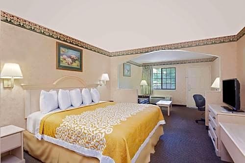Days Inn by Wyndham Millington