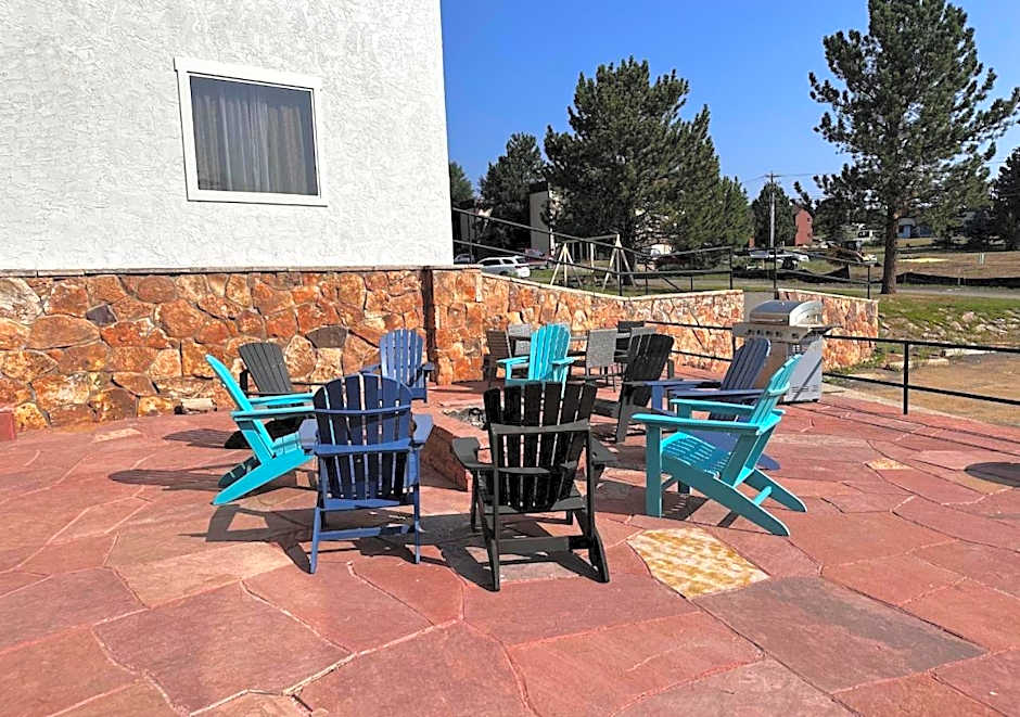 Expedition Lodge Estes Park at Rocky Mtn National Park