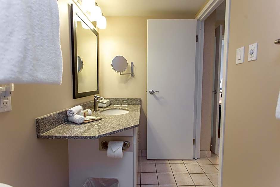 Campus Tower Suite Hotel