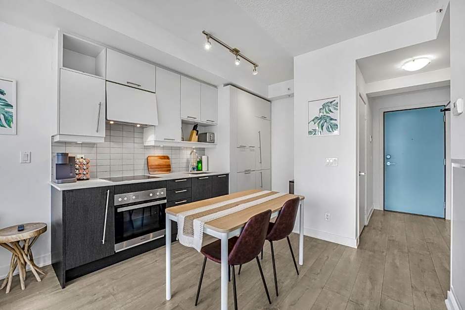 King Bed, Amazing View, Free Parking