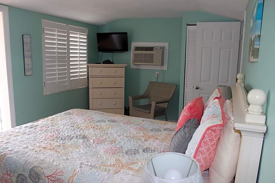 Photo 1 of 17 of Cottage, Ocean front